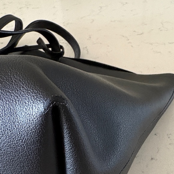 Saint Laurent Classic Black Leather Tote and Wallet - Picture 15 of 16